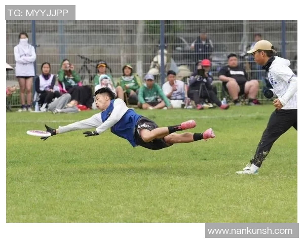 北京飞盘队在世界滑板锦标赛中以96分稳居积分榜首位